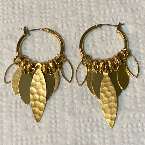 Museum Collection Sensitive Ears Gold-tone Hypo-allergenic hoop dangle Earrings - Picture 2 of 9